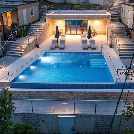 Boora Glamp Experience & Heated Infinity Pool Hotel Senj  Bagian luar foto