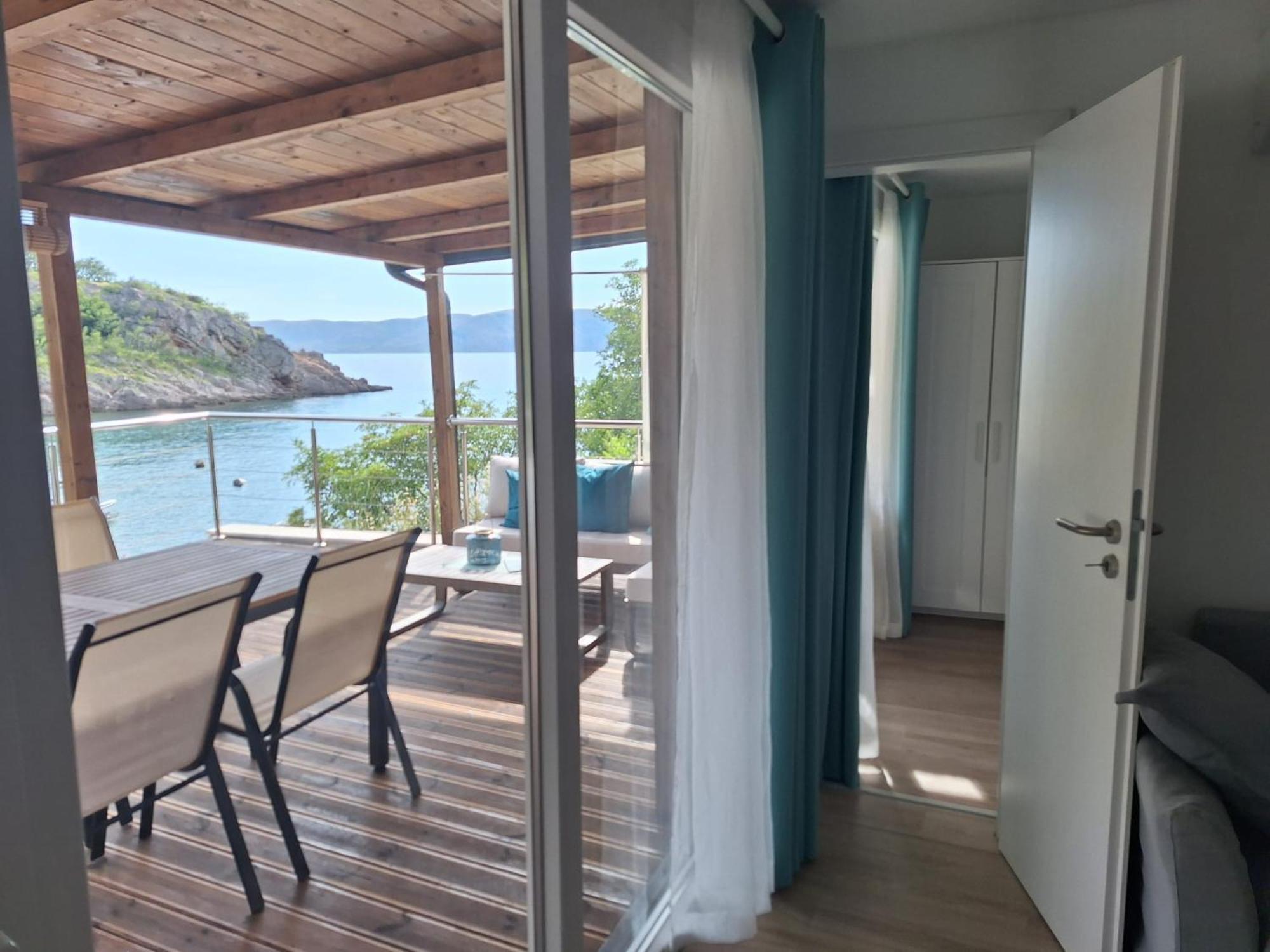 Boora Glamp Experience & Heated Infinity Pool Hotel Senj  Bagian luar foto