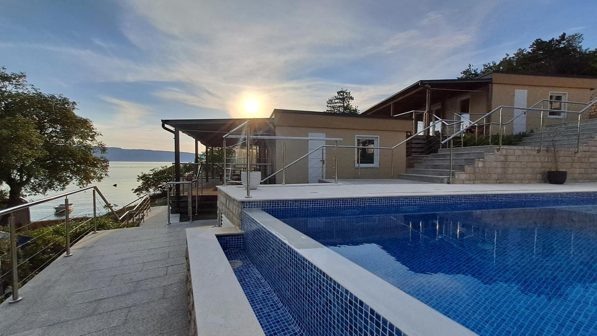 Boora Glamp Experience & Heated Infinity Pool Hotel Senj  Bagian luar foto