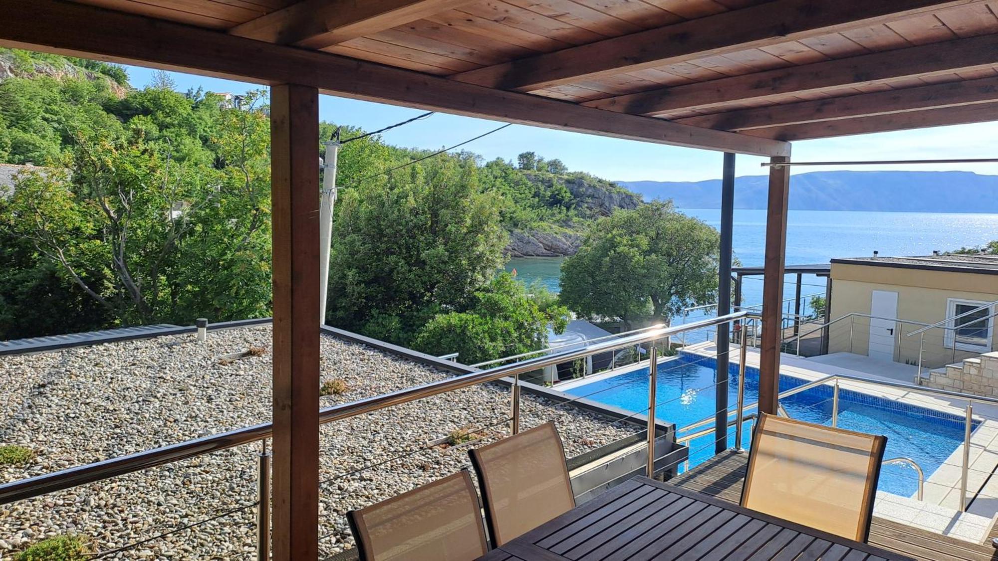 Boora Glamp Experience & Heated Infinity Pool Hotel Senj  Bagian luar foto