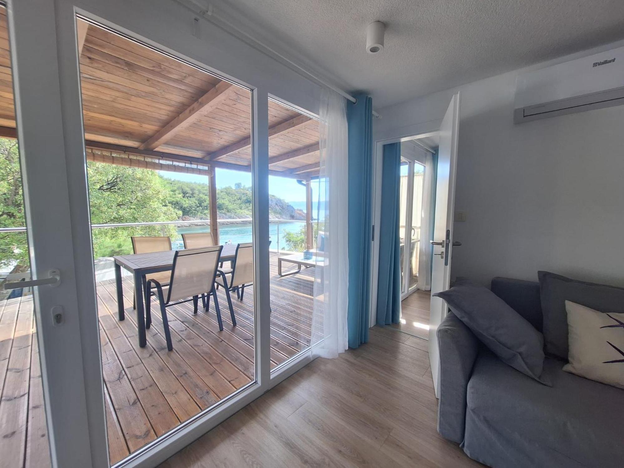 Boora Glamp Experience & Heated Infinity Pool Hotel Senj  Bagian luar foto