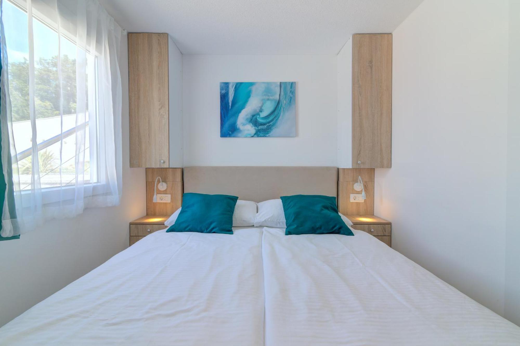 Boora Glamp Experience & Heated Infinity Pool Hotel Senj  Bagian luar foto